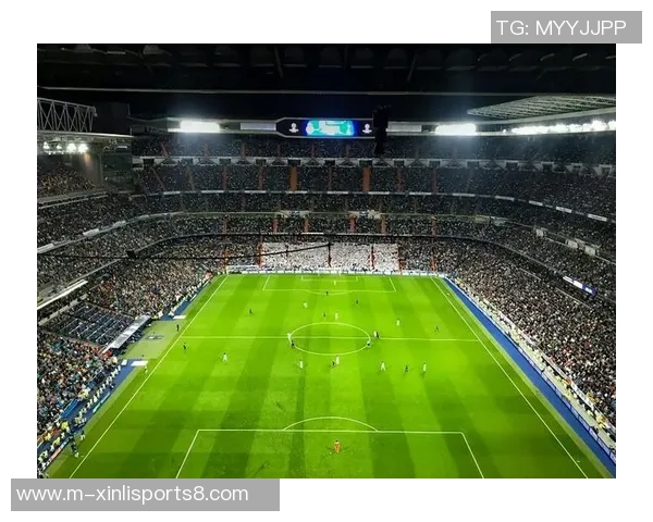 足球传奇中场的辉煌岁月与影响力解析